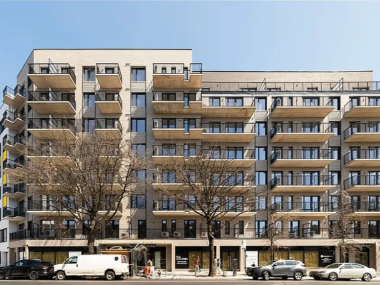 STUNNING 1 BEDROOM APARTMENT