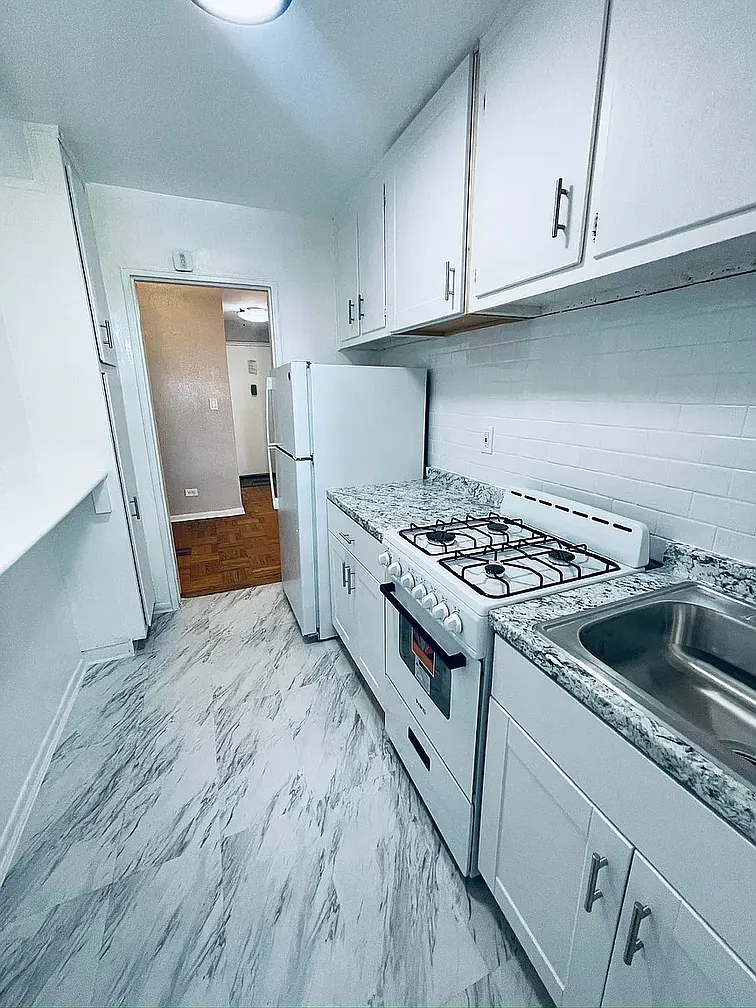 BEAUTIFUL 1 BEDROOM APARTMENT