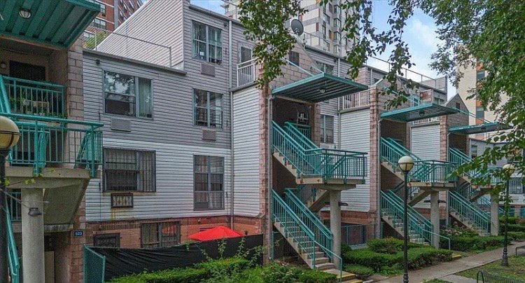 Beautiful 3 bedroom duplex