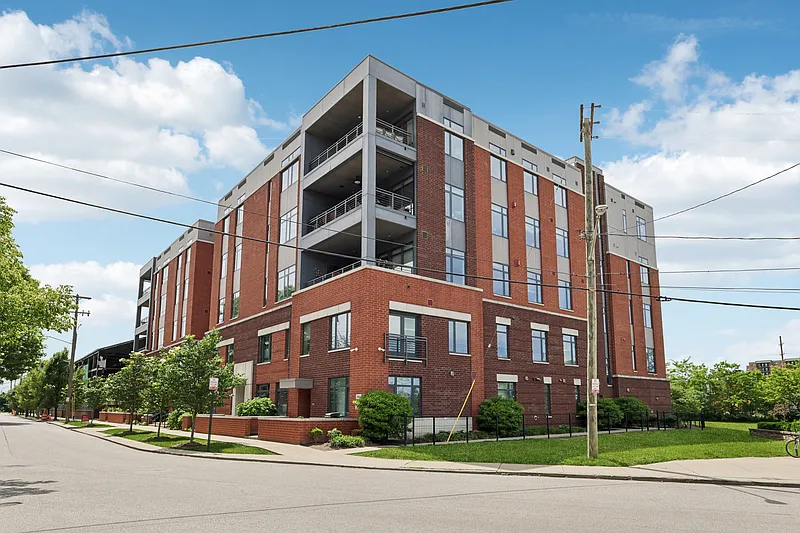 Luxurious 3 bedroom condo