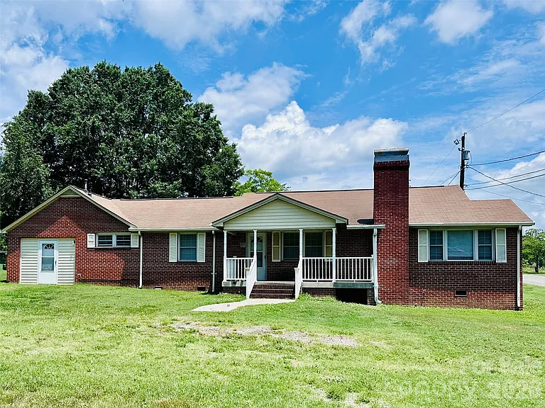Beautiful 3 bedroom single family house