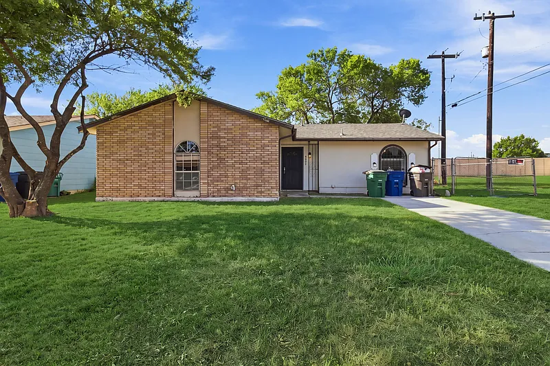 Lovely 3 bedroom single family house