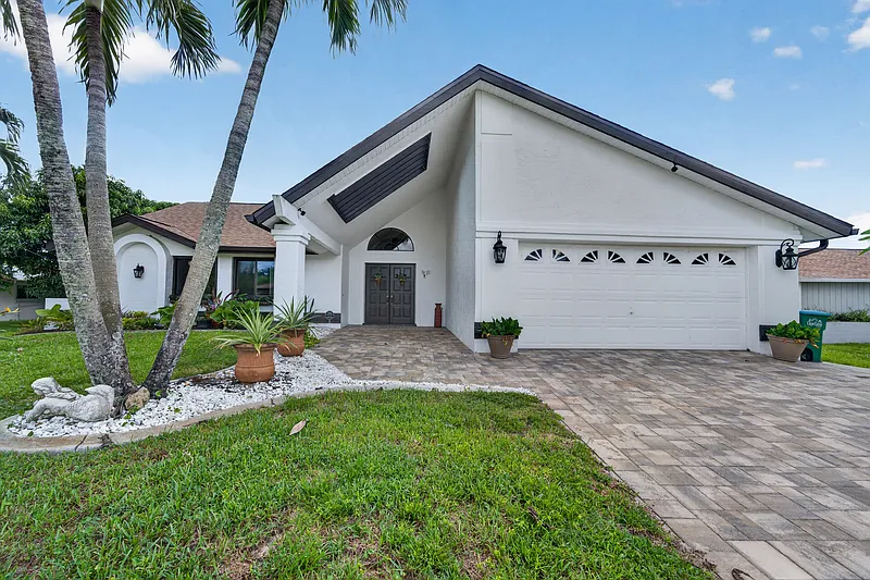 Luxurious 3 bedroom residential home