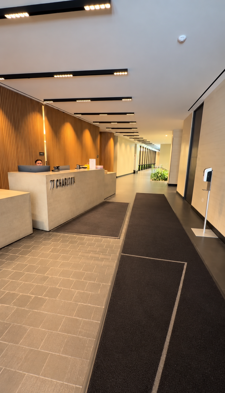 LUXURIOUS 2 BEDROOM APARTMENT
